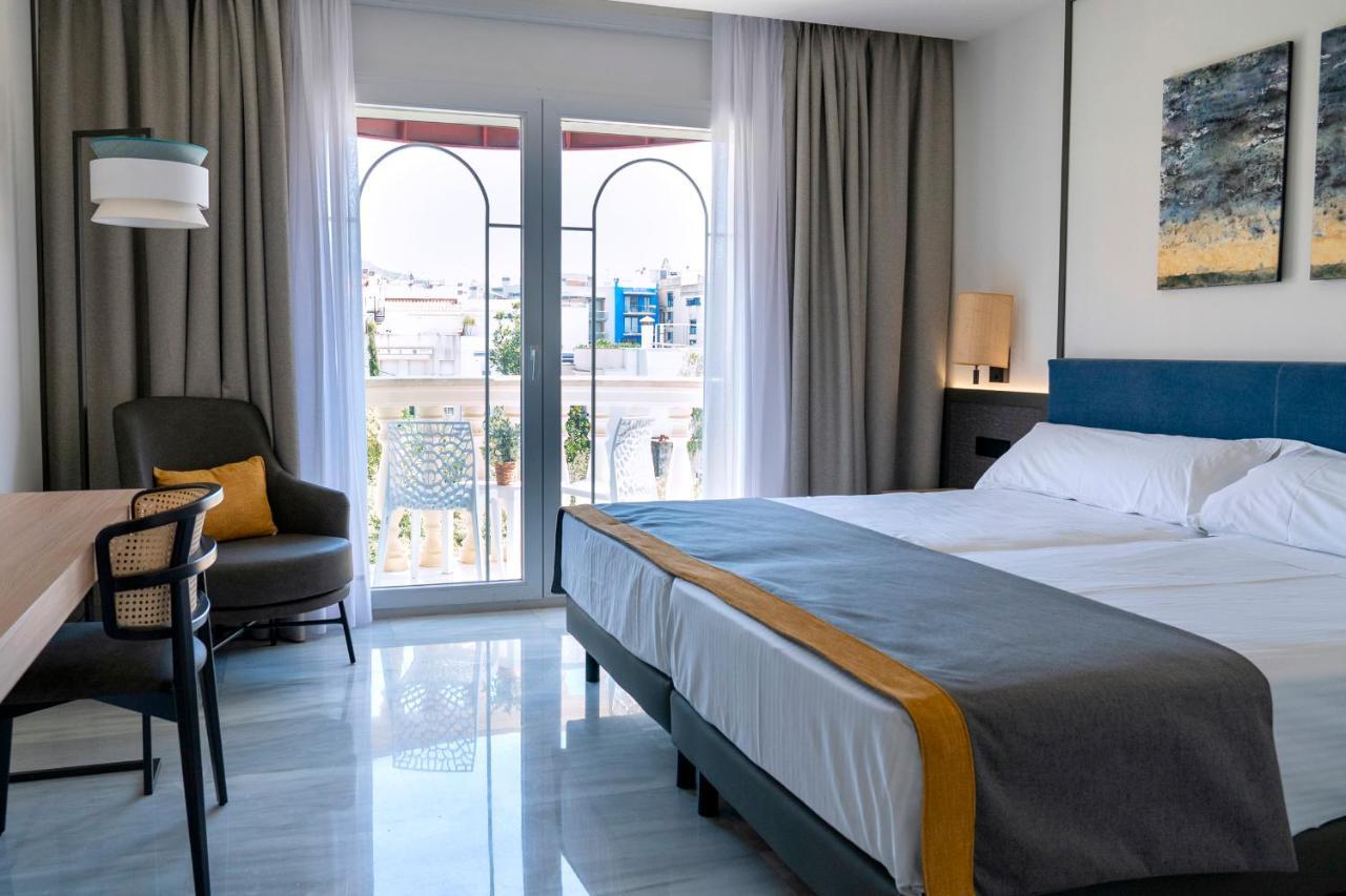 Hotel URH Sitges Playa Exterior foto